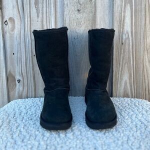 AUSTRALIAN BLACK UGG BOOTS